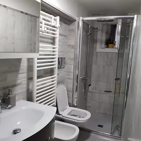 New In Rialto And San Marco Apartment